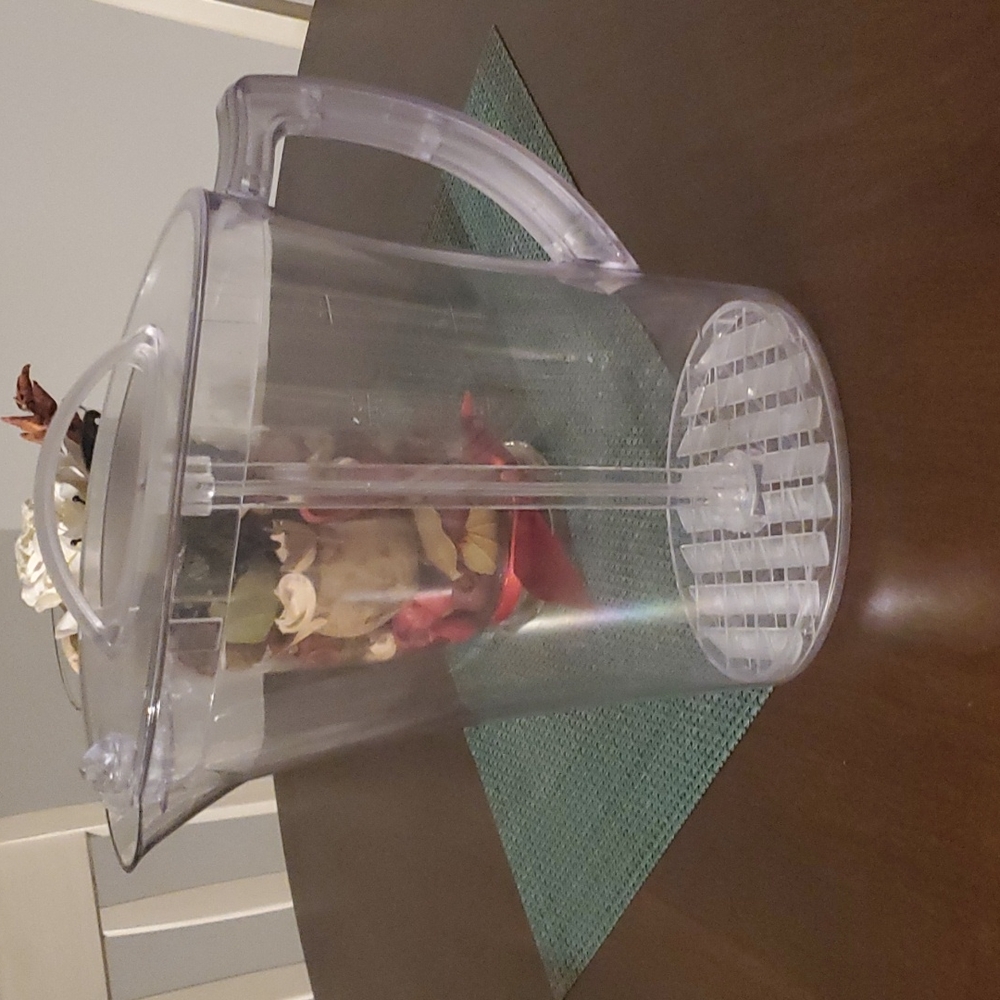 Pampered Chef 4qt Pitcher